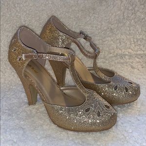ModCloth The Zest Is History Metallic Heel Size 9